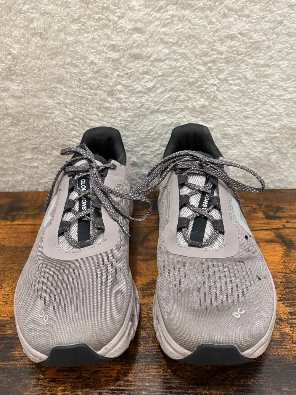 On Running Shoes Mens 9 Cloudmonster Cinder Fog Grey Performance Athletic Gym